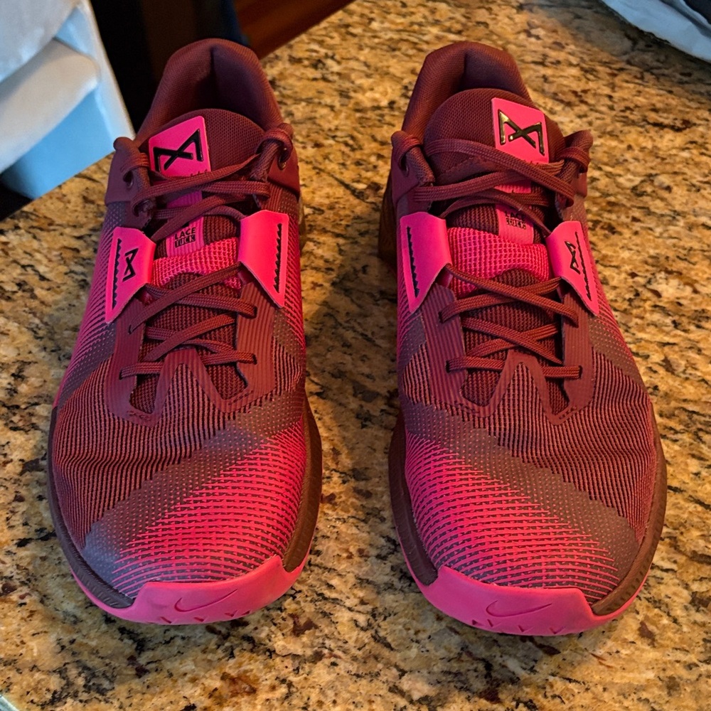 Nike metcon Men's Maroon and Hot Pink Athletic Sneakers